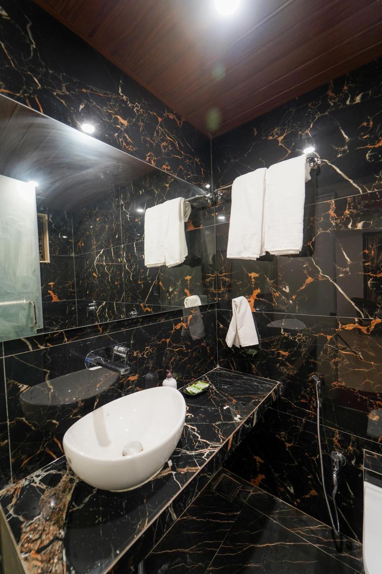 Hotel Bright Star มหาบาเลชวาร์ ภายนอก รูปภาพ