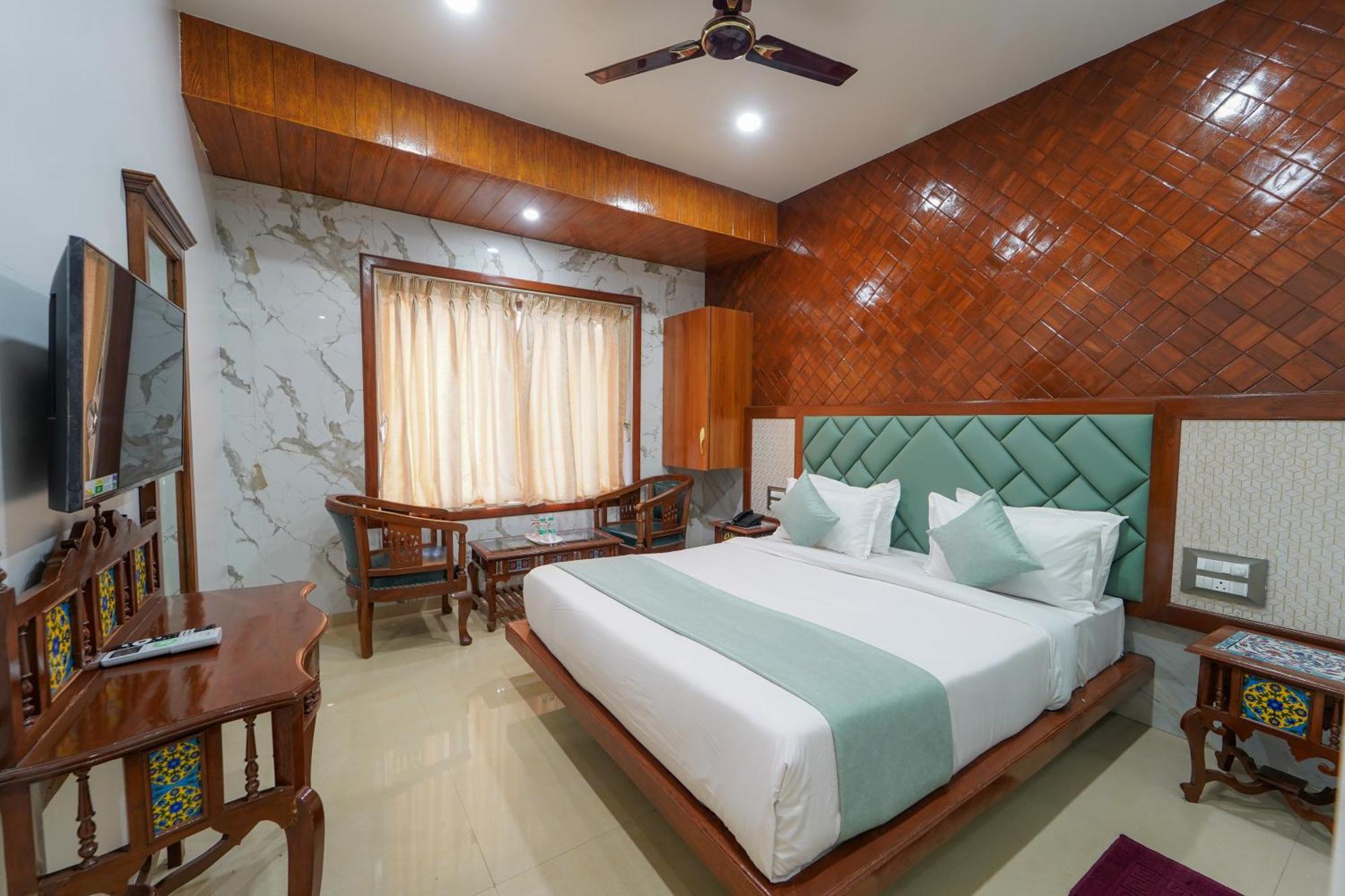 Hotel Bright Star มหาบาเลชวาร์ ภายนอก รูปภาพ