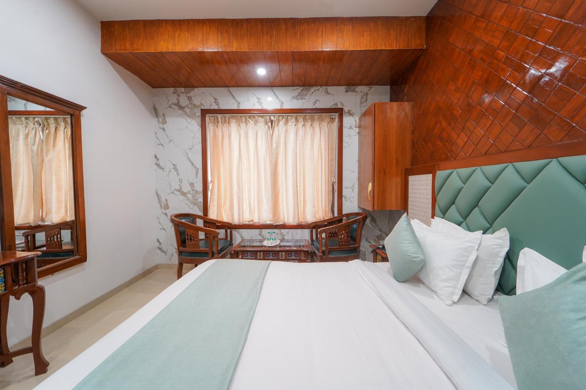 Hotel Bright Star มหาบาเลชวาร์ ภายนอก รูปภาพ