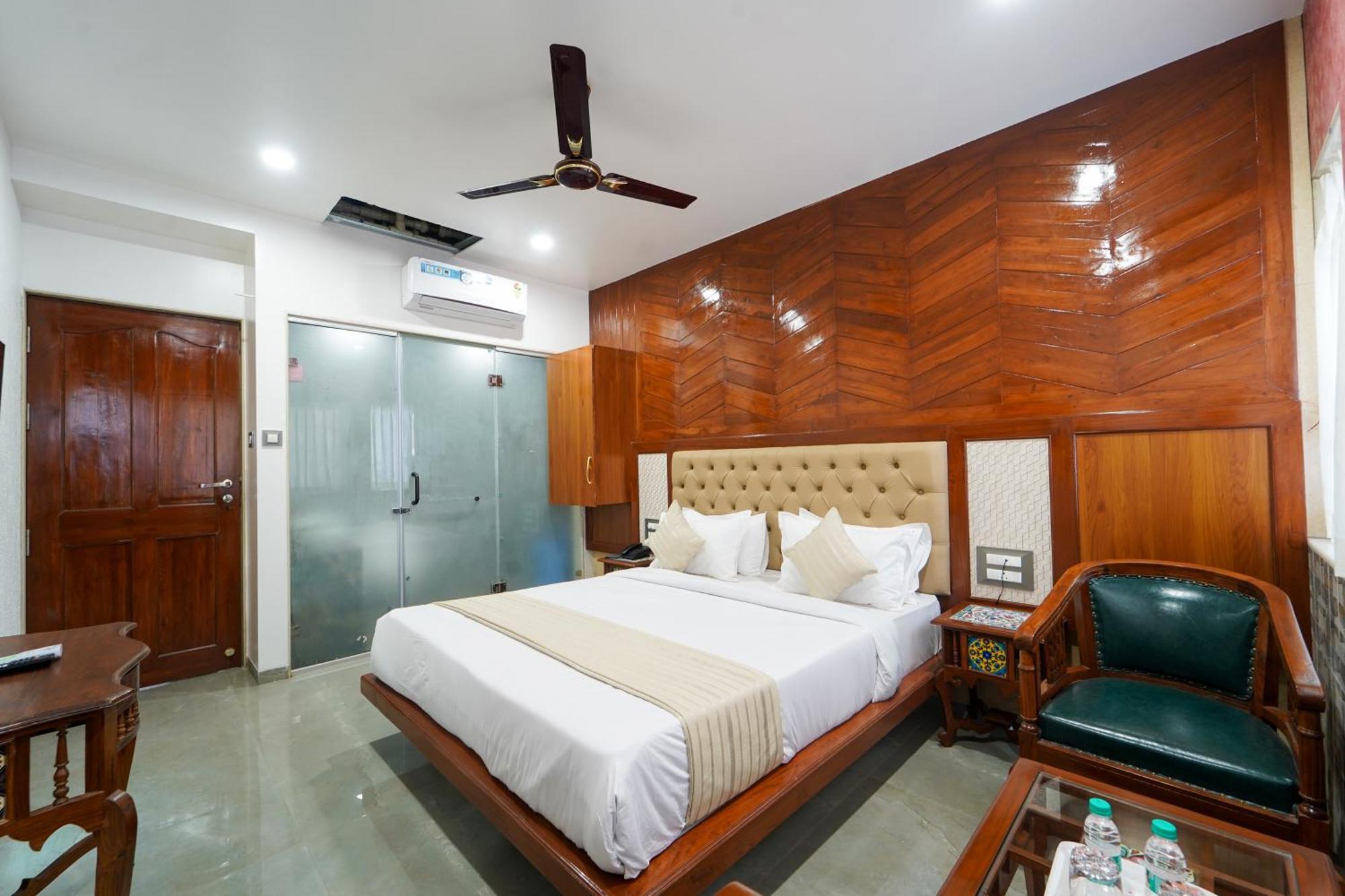 Hotel Bright Star มหาบาเลชวาร์ ภายนอก รูปภาพ